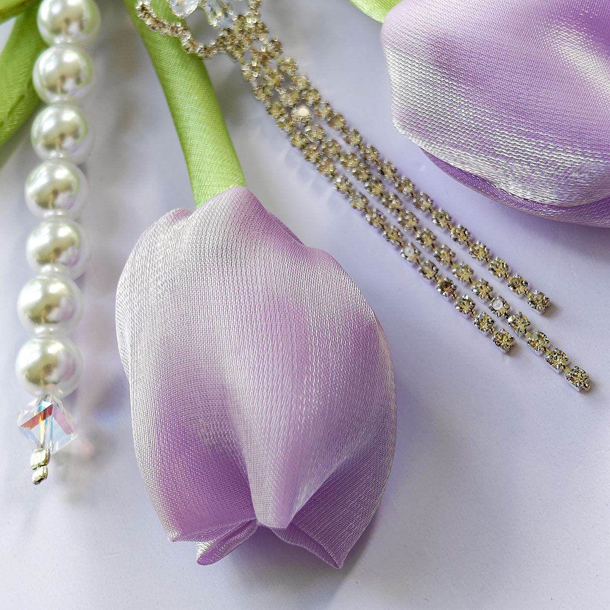 China rose Series Tulips Faux Pearls Bows Bags Pendants Fresh And Simple Flowers Mobile Phone Accessories For Women